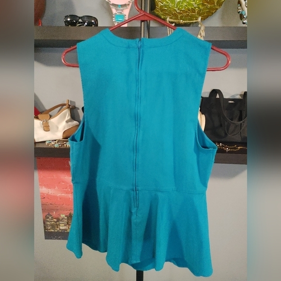 Torrid Teal Sleeveless Top, Size 1 - Picture 2 of 4